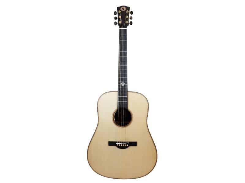 MERIDA W-guitar, Tribecca, massiv europæisk grantop, LR Baggs pickup, inkl. hårdt etui