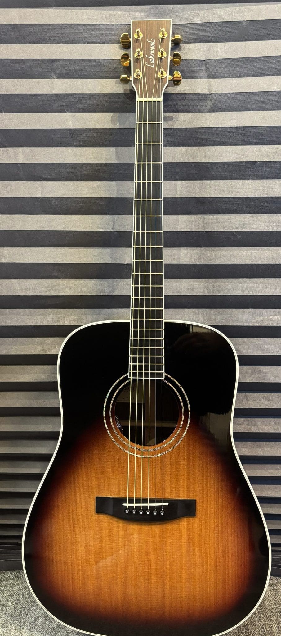 Lakewood®model D32 Custom, LR Baggs Anthem pickup, inkl. hårdt etui